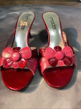 Moda Spana Red Floral Slide Mules with Pink Center